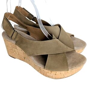Clarks Women's Wedge Sandals 8 Tan Leather
